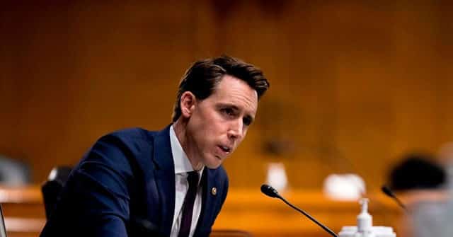 Josh Hawley Presses Facebook, Twitter on 'Coordinated
Censorship,' Tracking Users 1