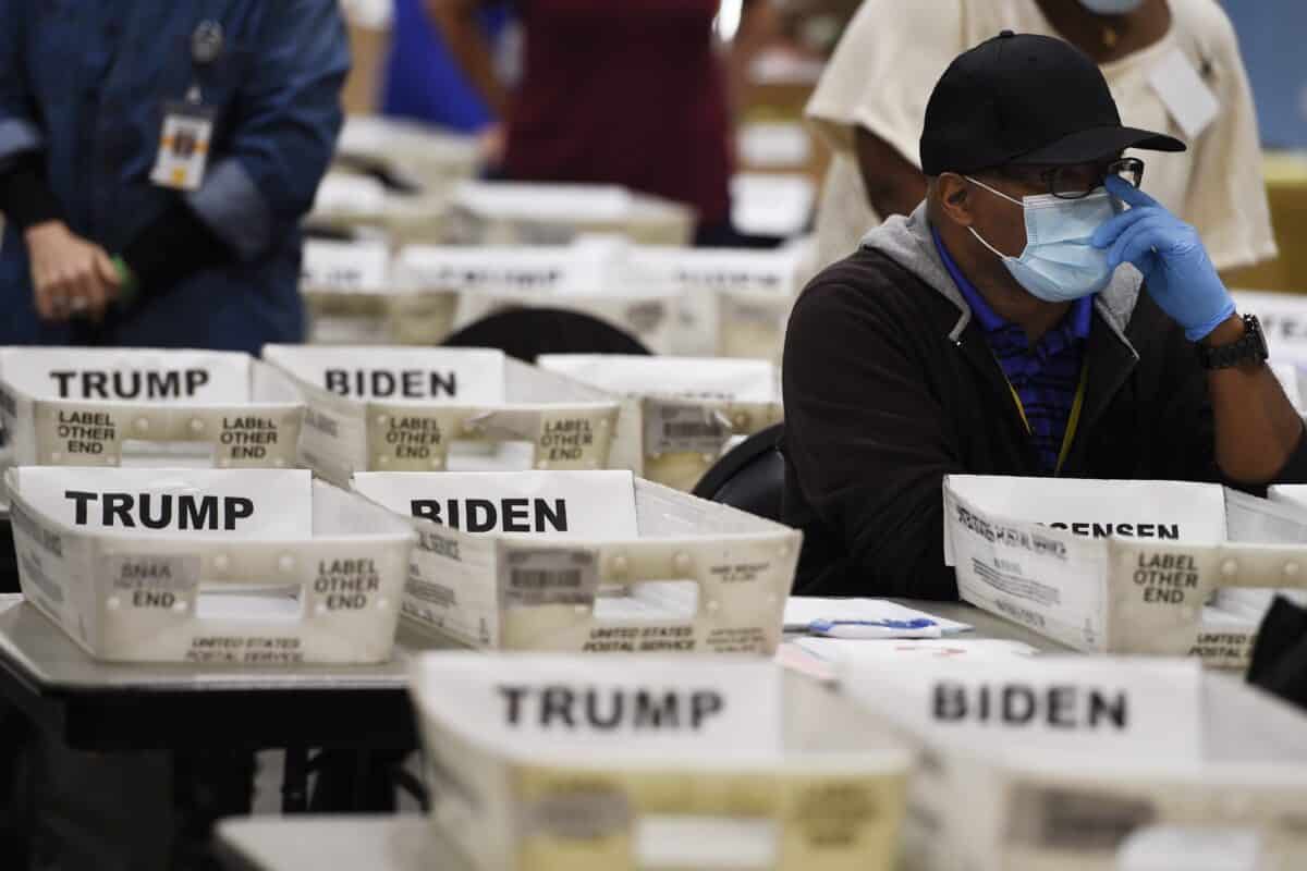 Georgia Poll Worker Says She Found ‘Pristine’ Batch of
Ballots That Went ‘98%’ for Biden 1