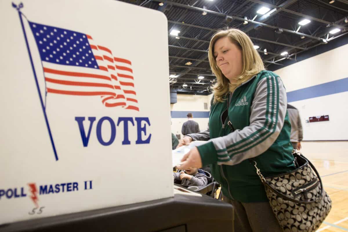 Former Michigan Secretary of State Calls for Audit on
Election Results in Voter Fraud Lawsuit 1