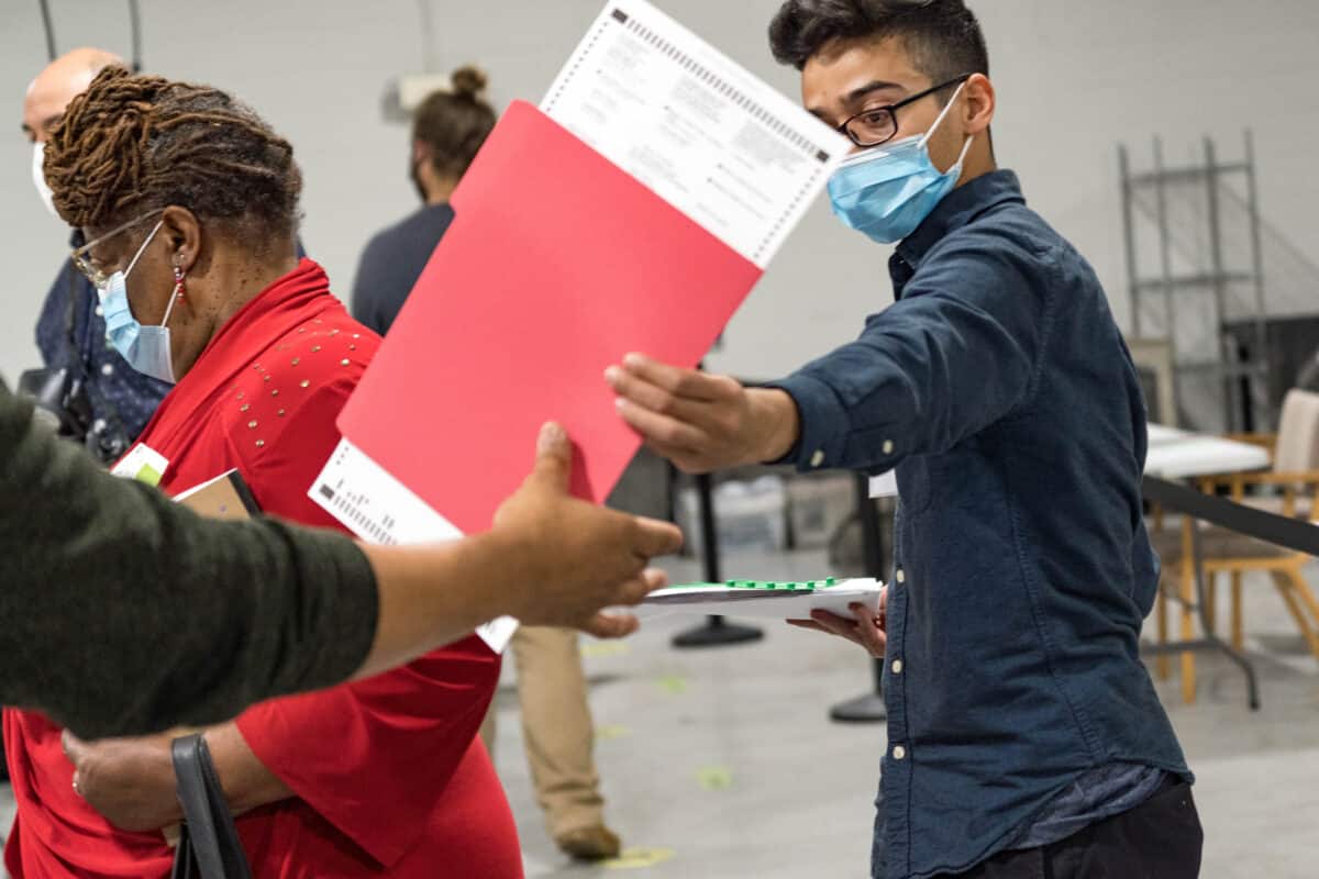 Georgia Poll Watcher Finds Room for Fraud During
Recount 1