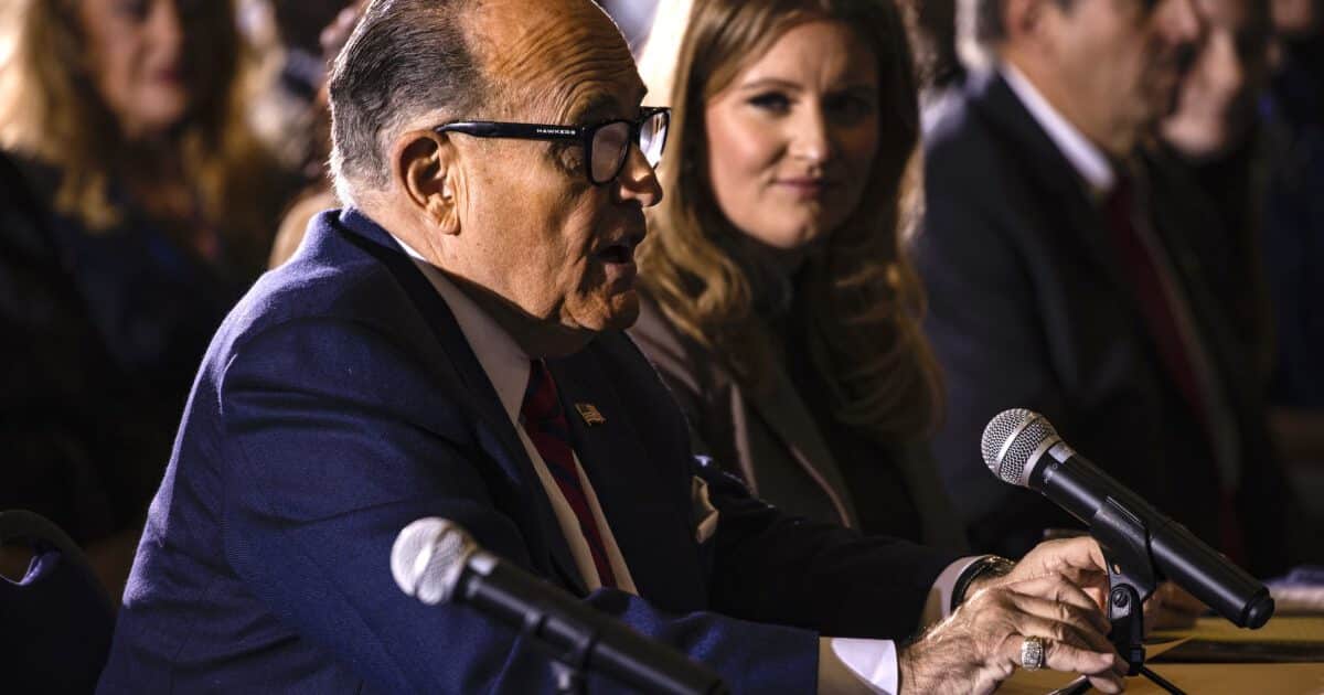 Giuliani And Ellis Allege Considerable Voter Fraud in
Arizona 1