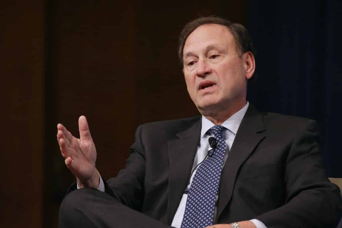 Pennsylvania Election Lawyers Urge Supreme Court Justice
Alito to Reject GOP Lawsuit 1