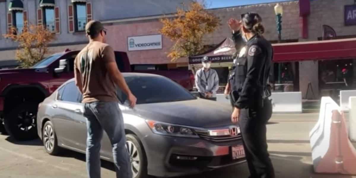 California business owner blocks in health inspector's car
after he threatens lockdown citations: 'If we can't work, he can't
work' 1