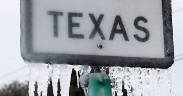 Arizona Man Goes to Texas to Repair Water-Damaged
Homes 1