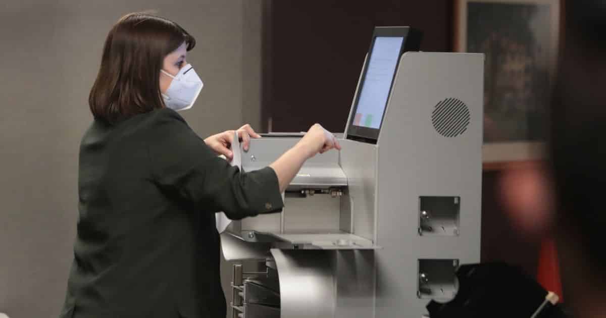 Arizona Senate Passes Nuclear Option, Election Officials May
Not Be Able to Hide Machines from Investigation Much Longer 1