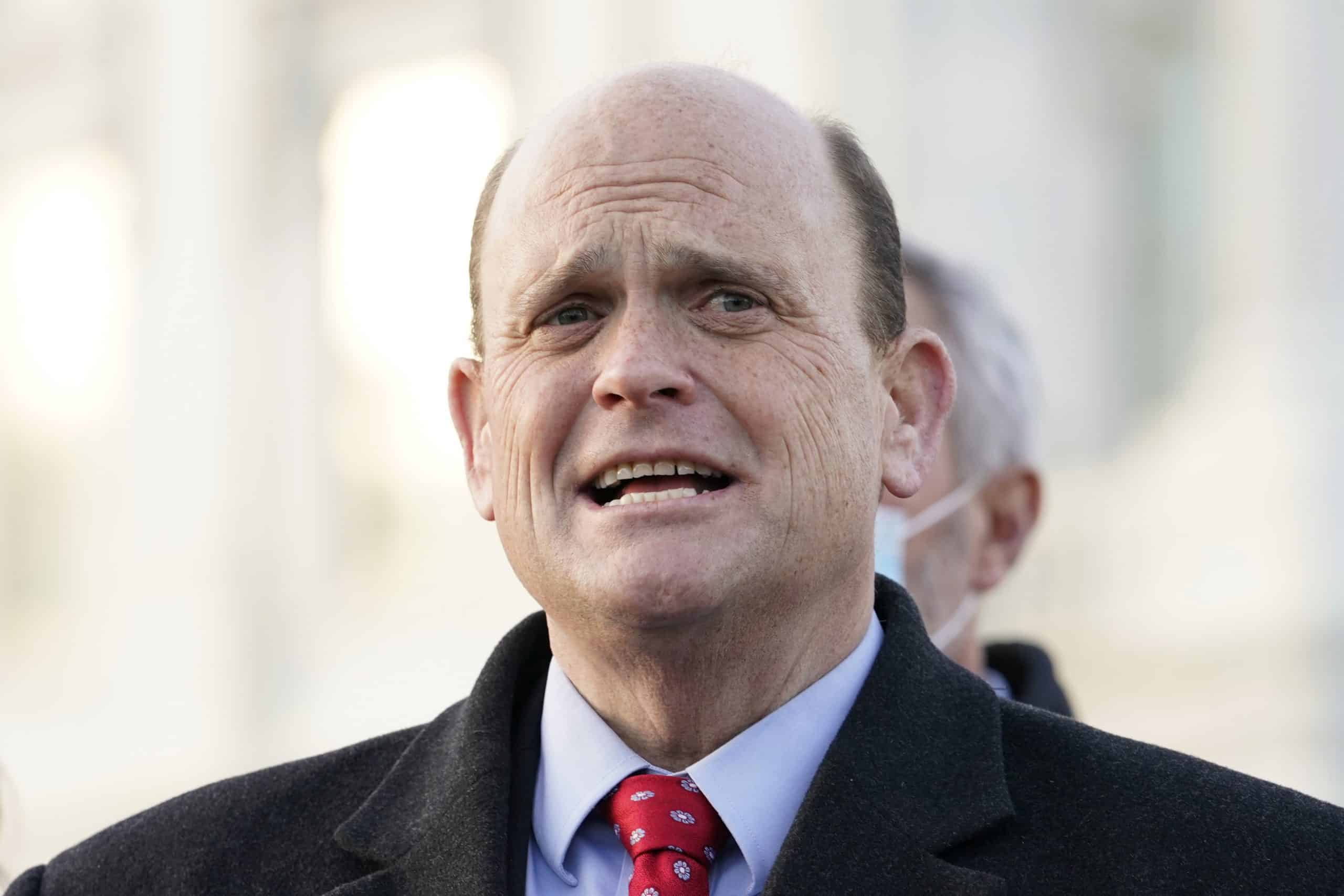 GOP Rep. Tom Reed Won’t Seek Reelection; Apologizes for
Unhooking Woman’s Bra 1