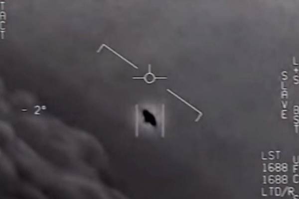 Government Records Reveal UFOs Harassed US Navy Ships Off
California Coast 1