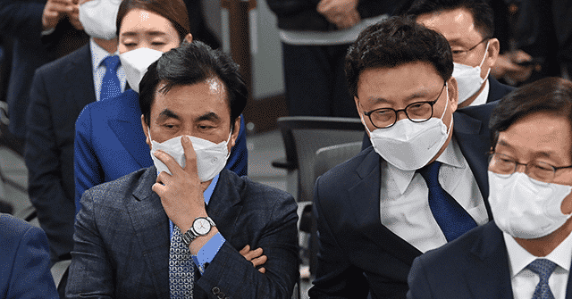 South Korean Leftists Take Major Hit in Mayoral
Elections 1