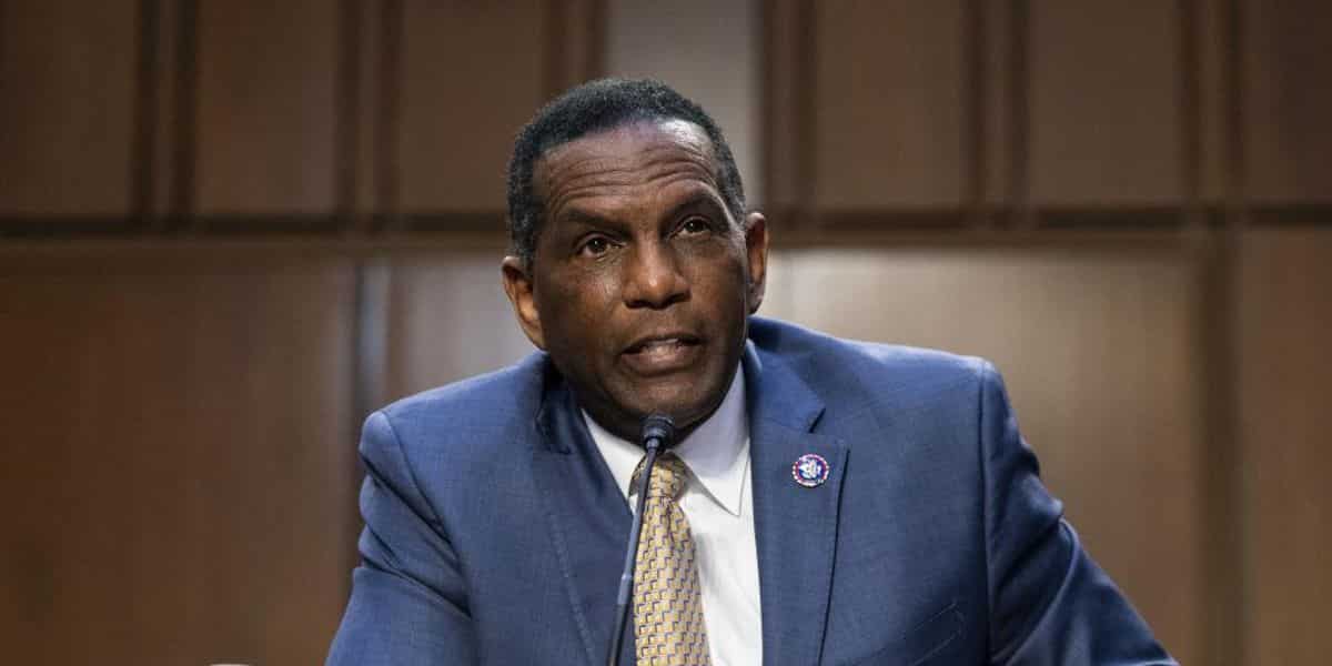 Burgess Owens shames President Biden and Democrats for
calling Georgia's election law 'Jim Crow' 1
