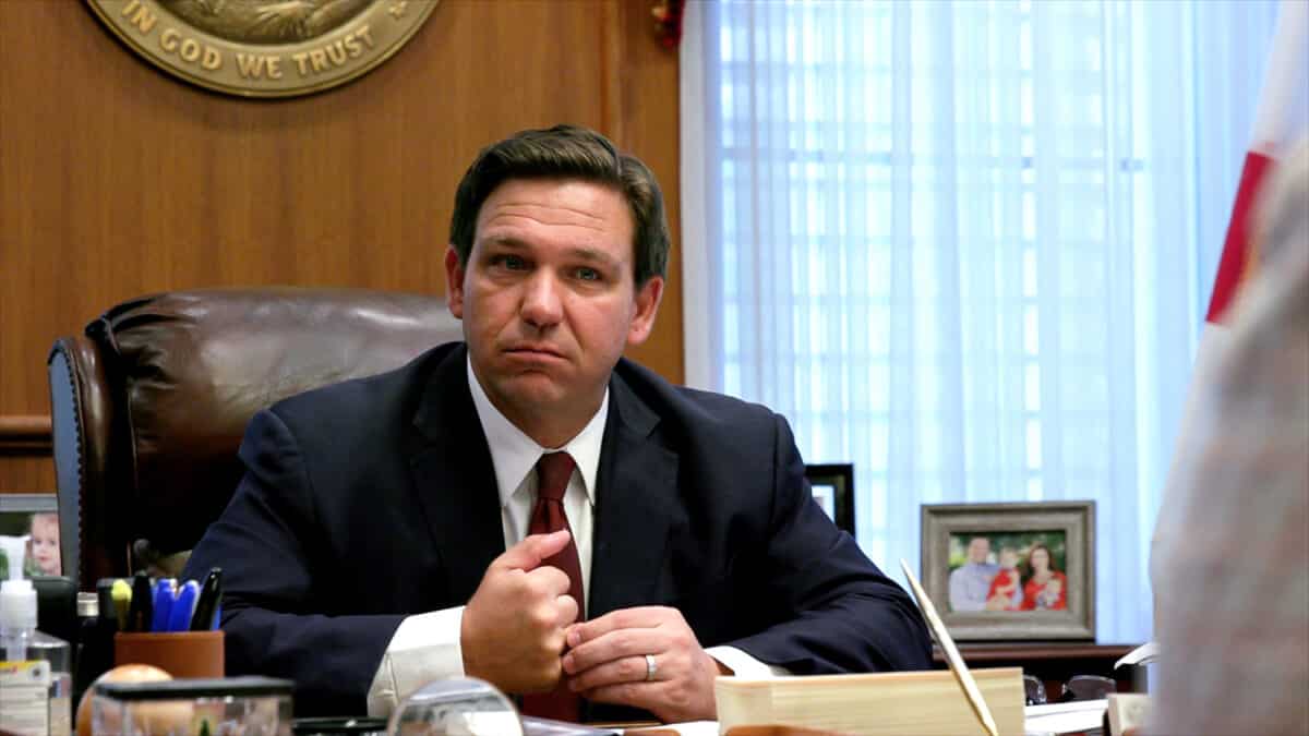Florida Gov. DeSantis Signs Gop-Backed Election Bill
Limiting Mail-In Voting, Drop Boxes 1