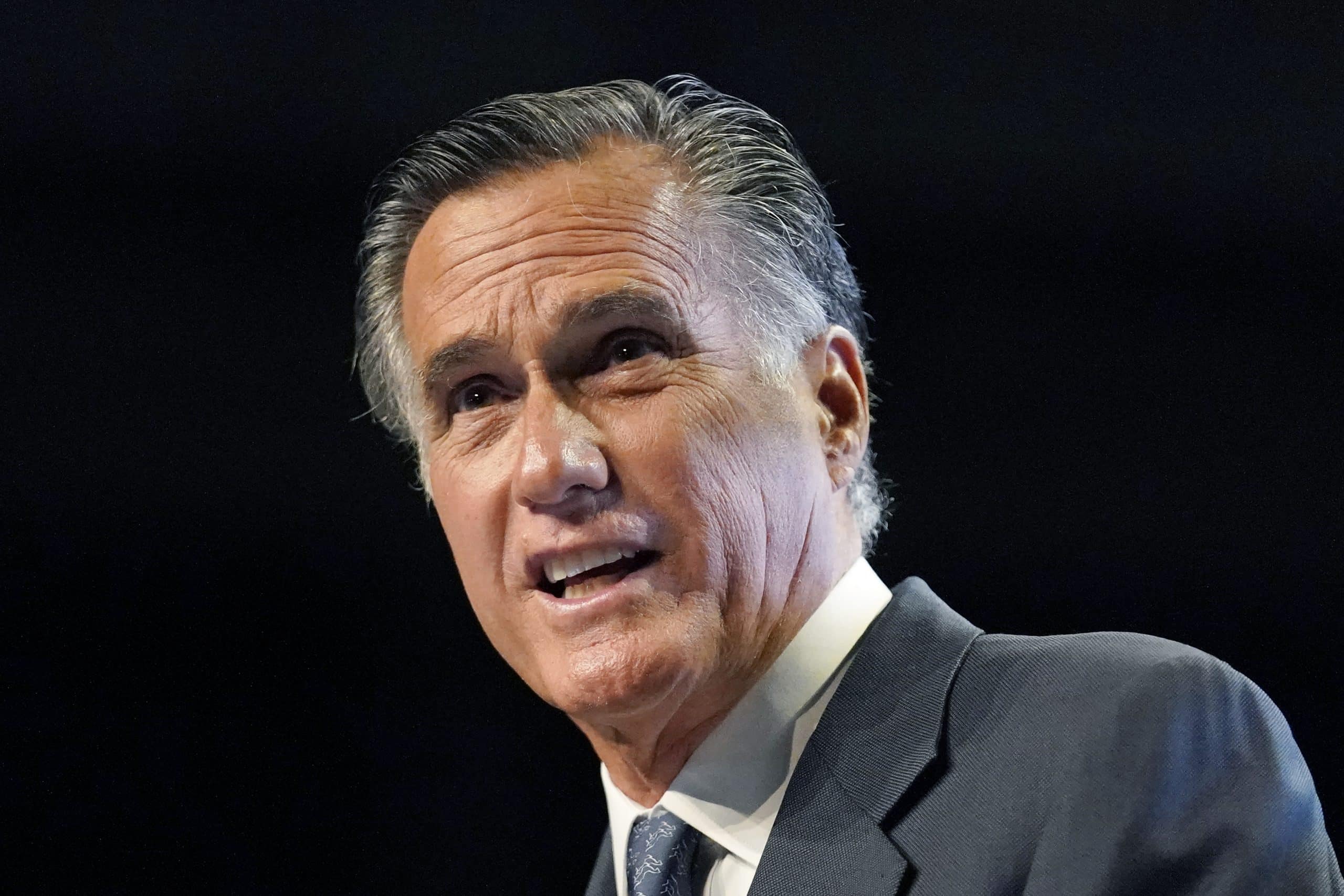 Mitt Romney Booed at Utah GOP Convention for Trump
Impeachment Vote 1