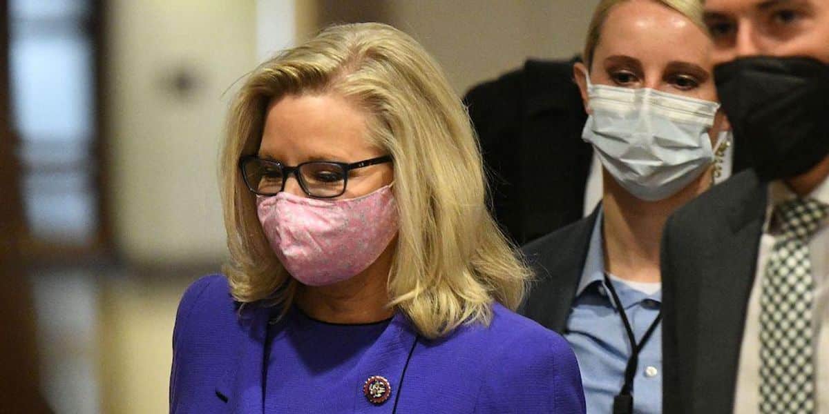 House Republicans vote to kick Liz Cheney out of
leadership 1