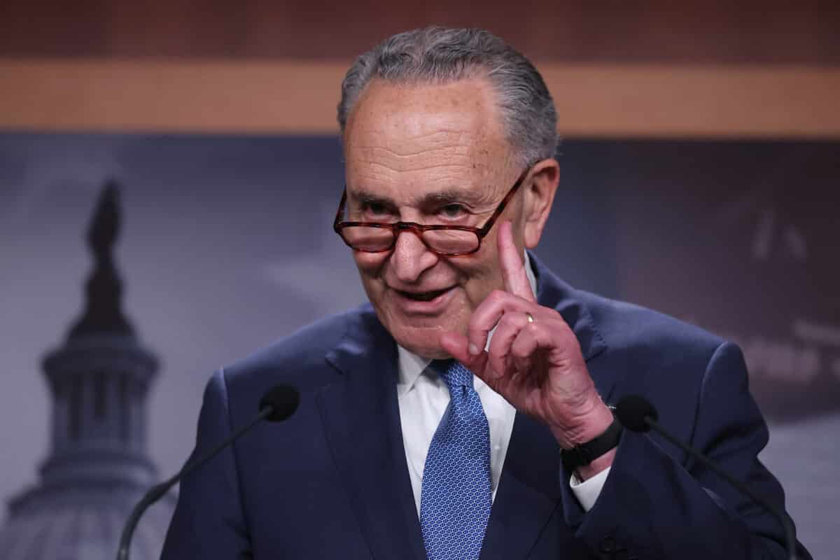 Schumer to Force Senate Vote on Sweeping Election Reform
Bill 1