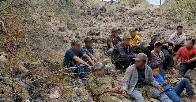 Adult Migrant Apprehensions in Arizona Border Sector Jump
290 Percent 1