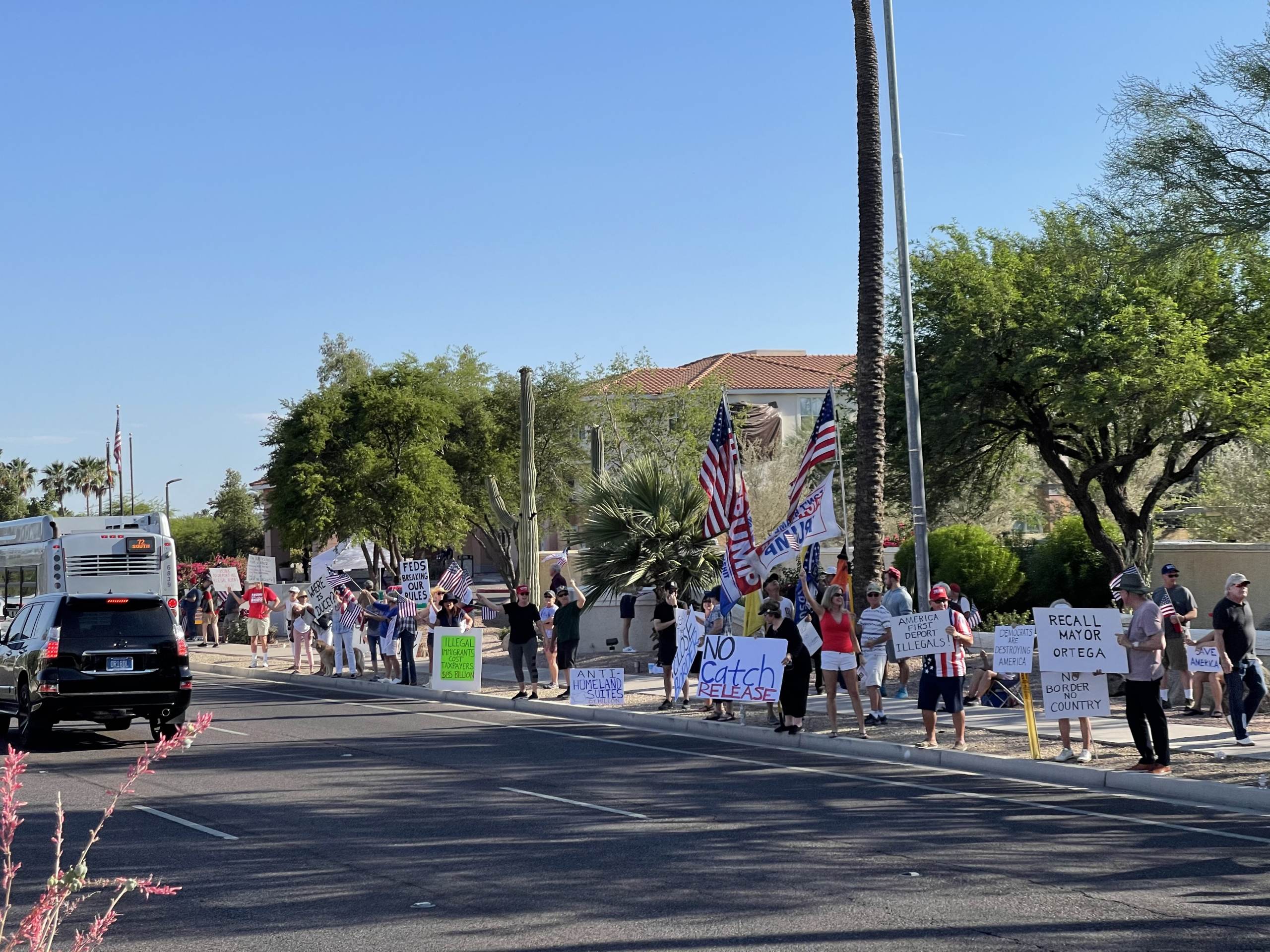 Scottsdale Arizona Patriots Hold Second Protest Against
MIGRANT SAFEHOUSE 1