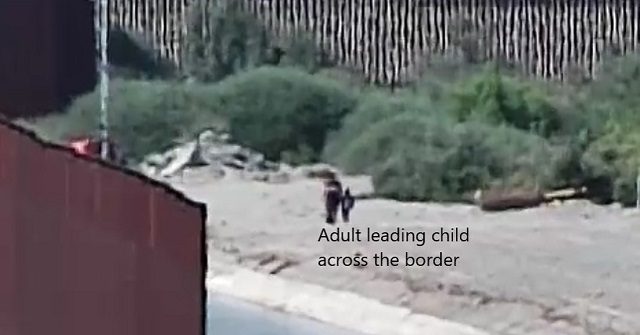 Cartel Smugglers Abandon 6-Year-Old in Arizona Border
Desert 1