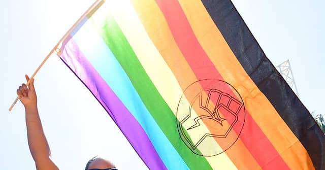 Oregon School Board Votes to Ban Pride, Black Lives Matter
Flags 1