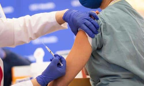 California College Students Contest Vaccination Mandates To
Return To Campus 1