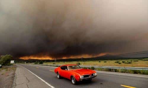 Wildfire Tears Through Northern California Town, Destroying
Homes & Businesses 1