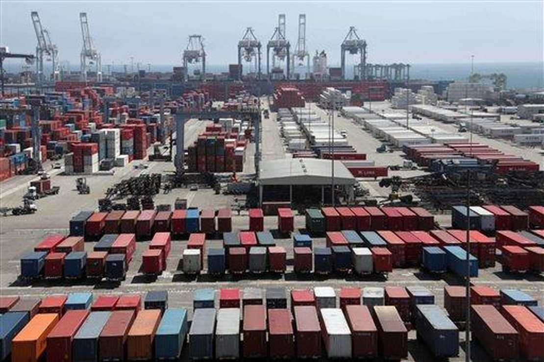 Clogged California Ports Are Finally Getting Some
Much-Needed Help. Will It Be Enough? 1