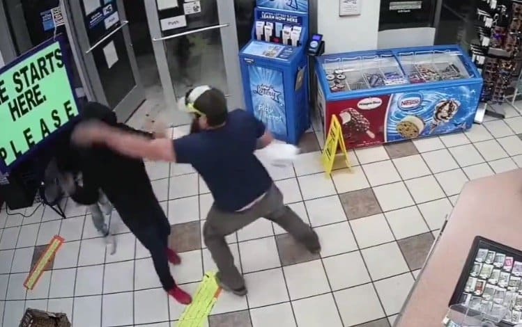 Former Marine Tackles Masked Armed Robber in Arizona
Convenience Store (VIDEO) 1