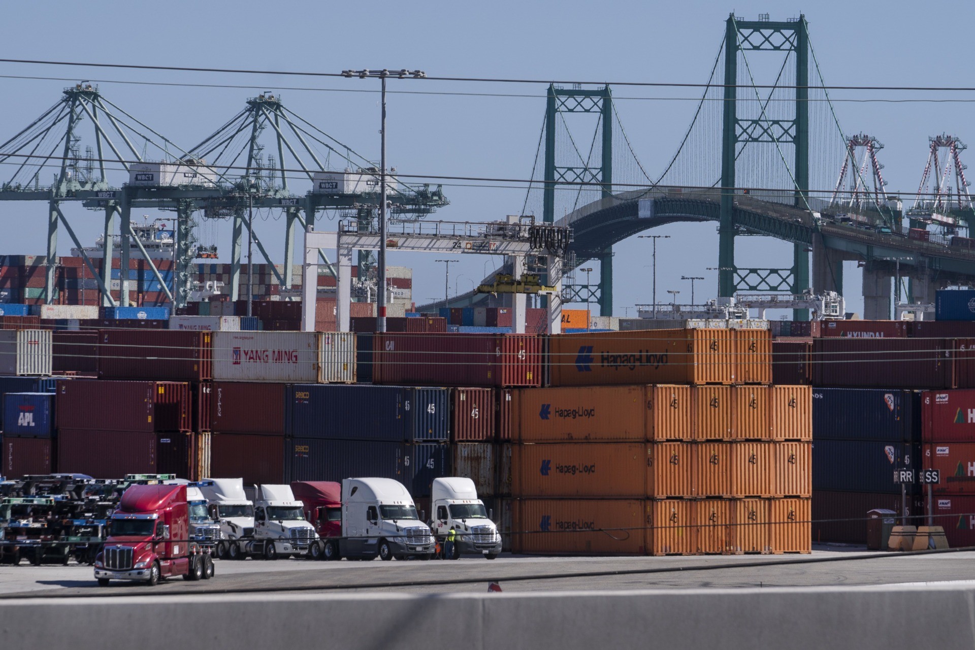 California Port Worker Exposes Labor Union for Exasperating
Supply Chain Crisis, 'Keep Cutting the Work' 1