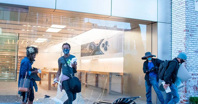 Apple, Nordstrom Stores Hit in Last Minute Smash-and-Grab
Robbery in California 1