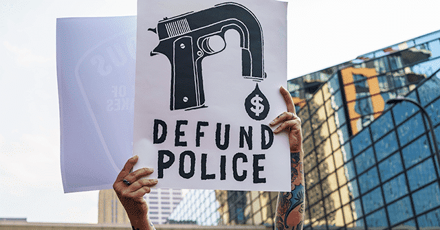 George Floyd's Minneapolis Votes 'No' to Abolish Police
Despite Ilhan Omar's Support 1