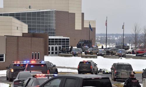 3 Dead In Shooting At Michigan High School, Suspect In
Custody: Officials 1