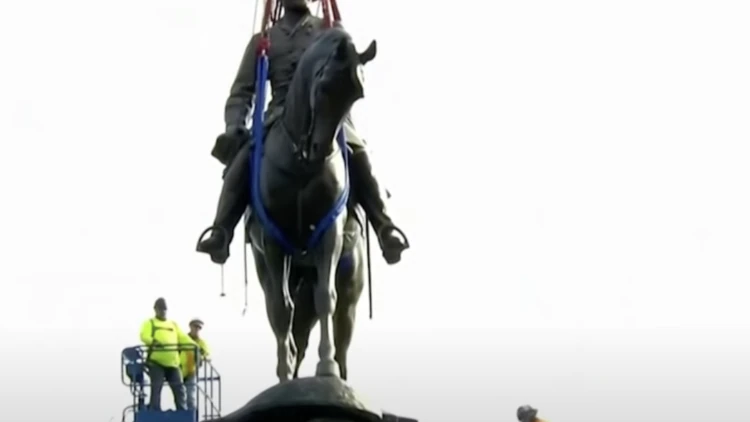 Several Virginia Counties Voted to Keep Civil War and
Confederate Monuments 1