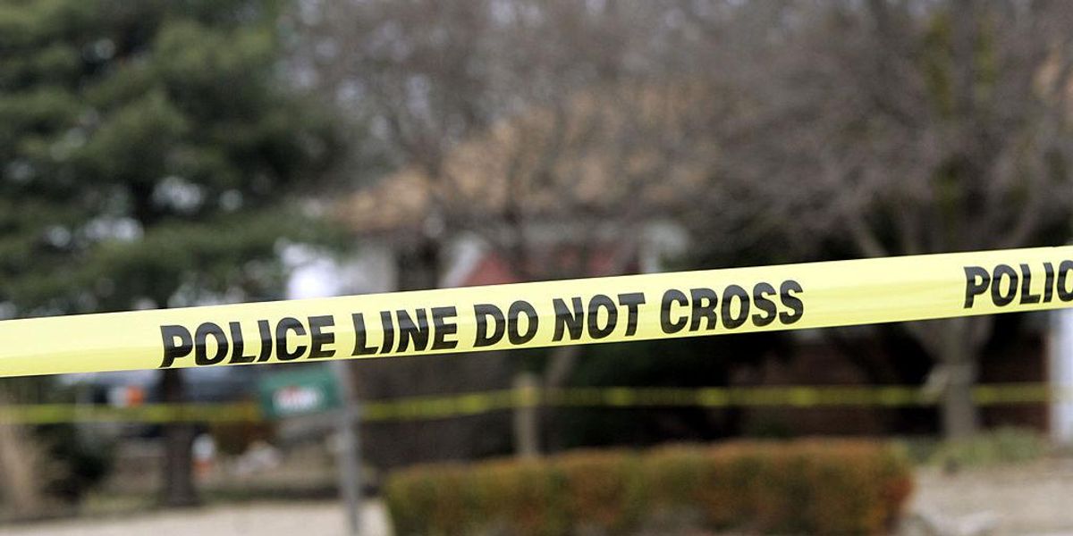 Bullet flies into Pennsylvania residence on Thanksgiving,
killing man who had been eating dinner 1