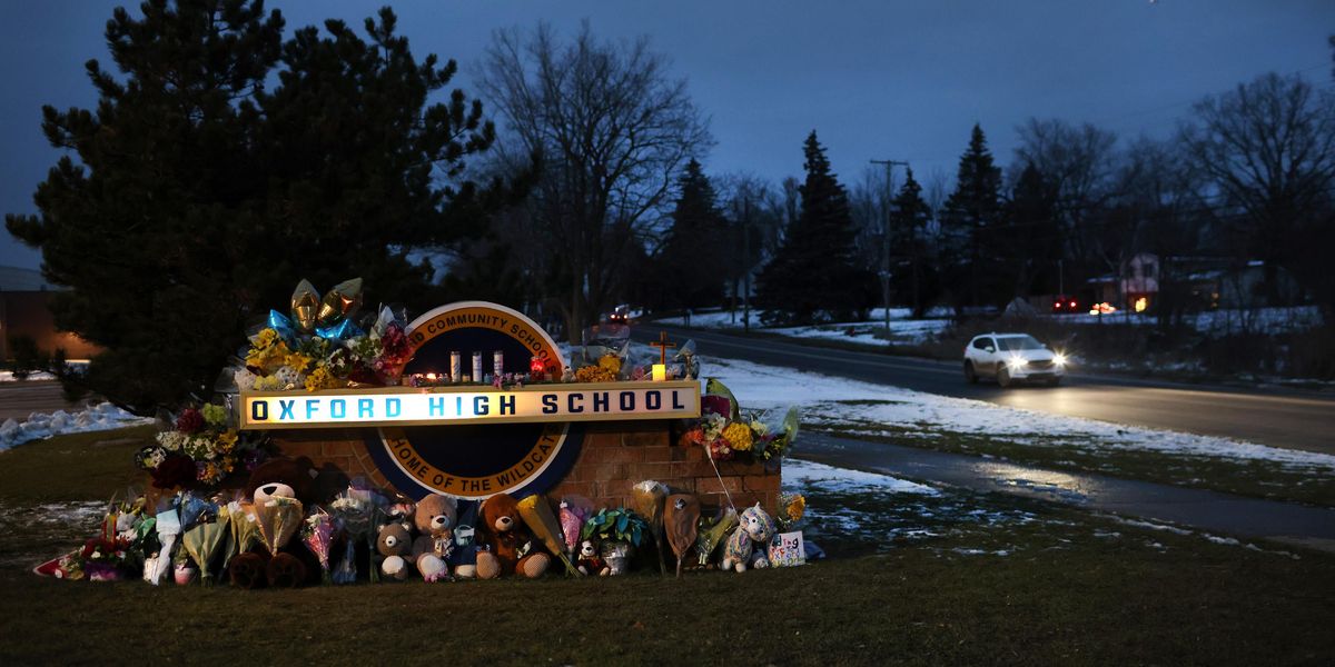 Michigan teen school killing suspect charged with terrorism;
parents could also face charges 1
