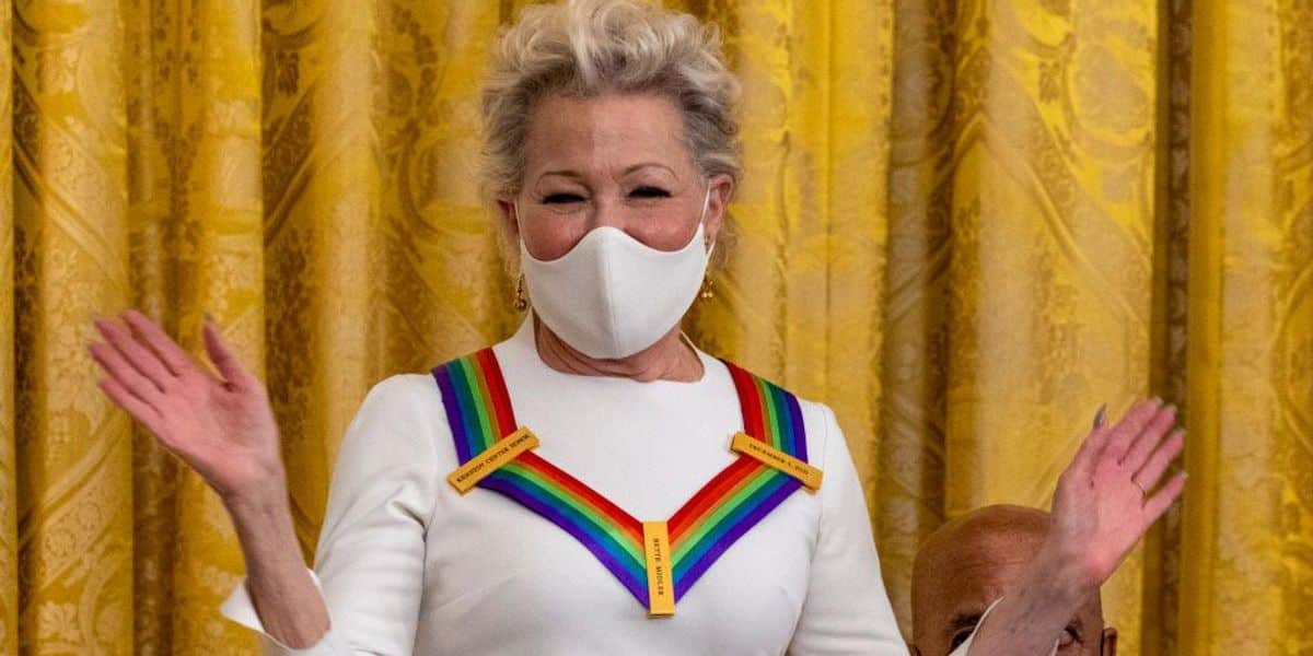 Bette Midler issues apology after describing West Virginia
as 'poor, illiterate and strung out' 1